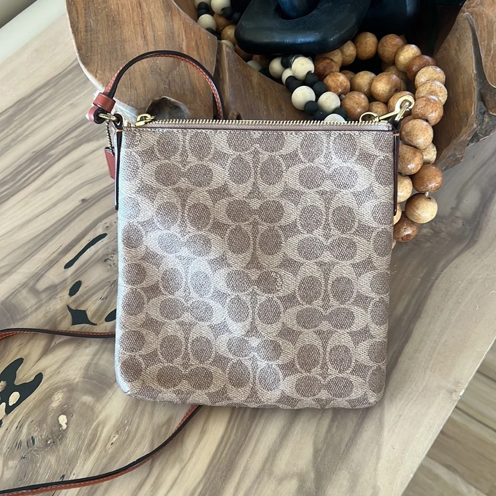 Coach kitt messenger